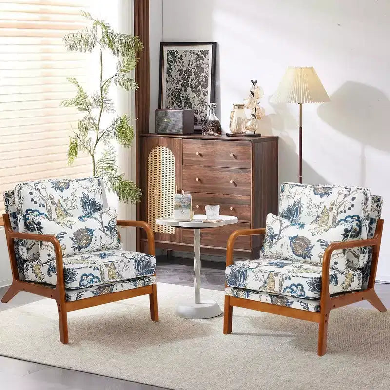 Sillón Acentual de Madera Maciza de Mediados de Siglo con Tapicería y Cojín de Soporte Lumbar