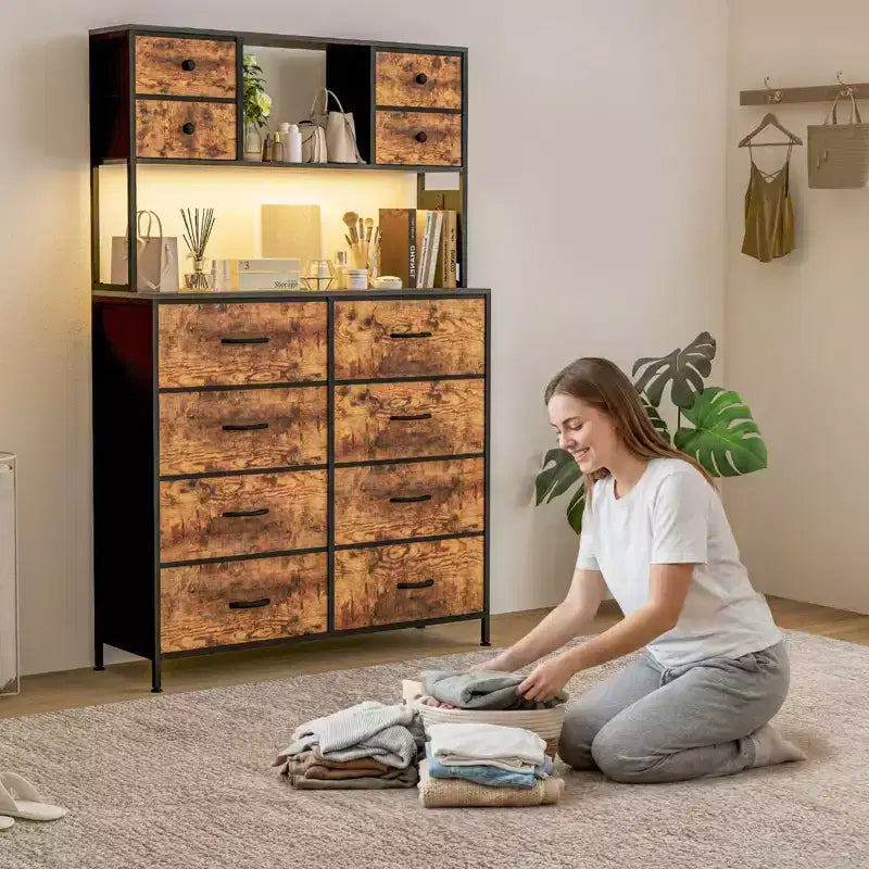 Cómoda para dormitorio, cajonera de tela de 12 cajones, estantes abiertos, tapa de madera y estructura de metal para dormitorio, pasillo o sala de estar
